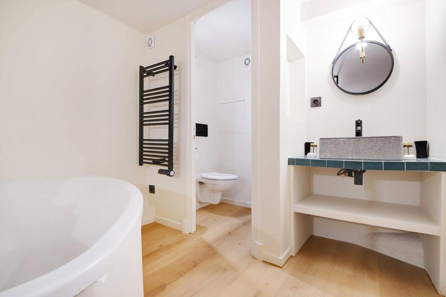 Les Halles - Grands Boulevards Renovated 3br - 8p Apartment *